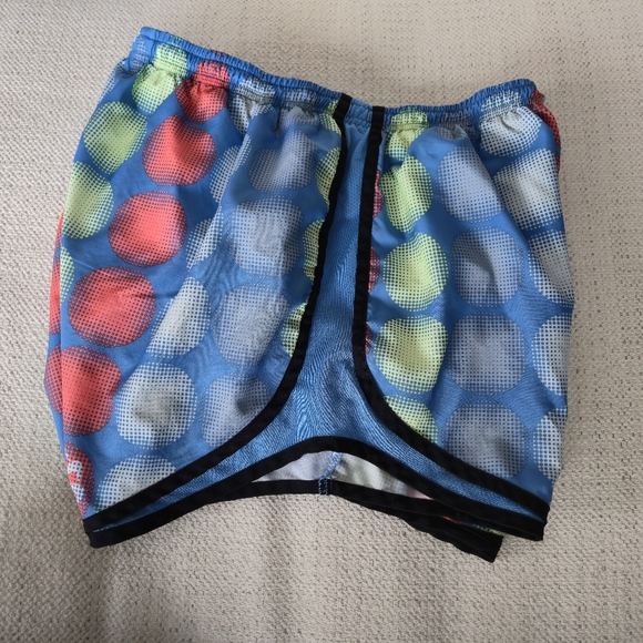 Women Nike Dri Fit Tempo Running Shorts M Yoga Hike Walk Workout Pilates Ball - Picture 6 of 6